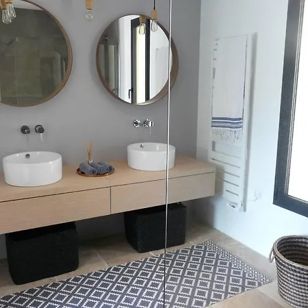 Contemporaine A 500 Metres De La ! * Calcatoggio (Corsica)