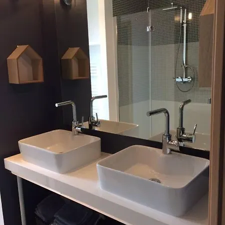 Contemporaine A 500 Metres De La ! * Calcatoggio (Corsica)