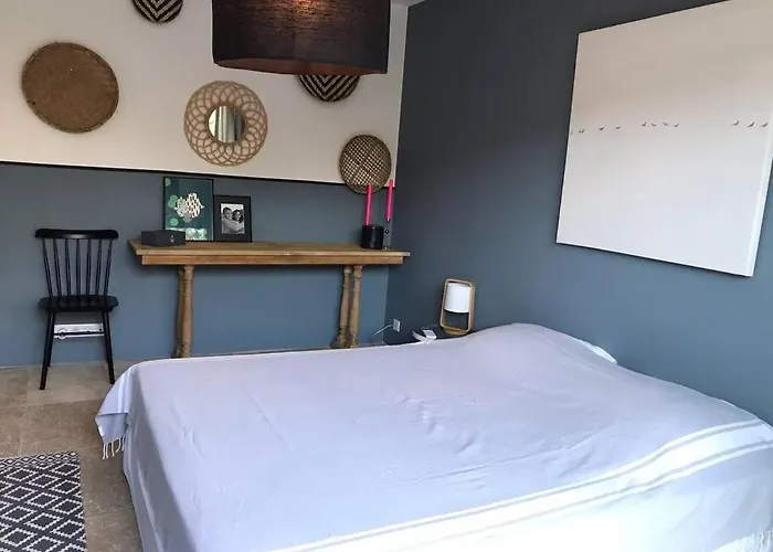 Contemporaine A 500 Metres De La ! Villa