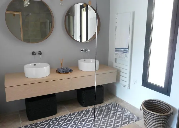 Contemporaine A 500 Metres De La ! * Calcatoggio (Corsica)